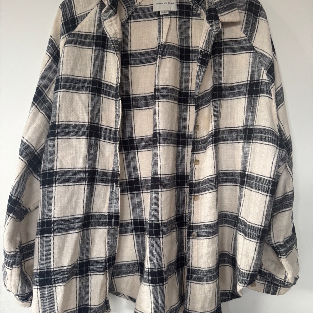 American Eagle Outfitters Cream and Black Plaid Shirt